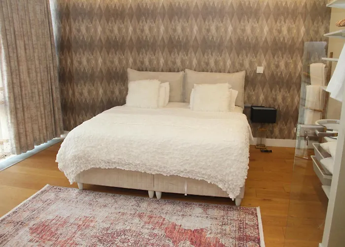 Lovely One Bedroom Appartment-530
